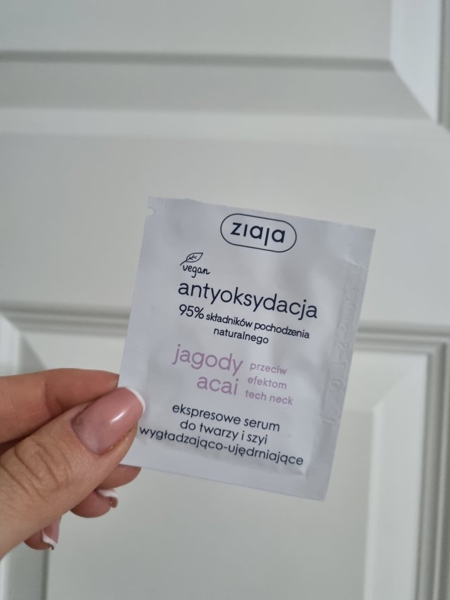 Denkowanie część druga :) Grudzień, kosmetyki w świątecznych opakowaniach lub w świątecznych kolorach: czerwonym, zielonym i złotym 