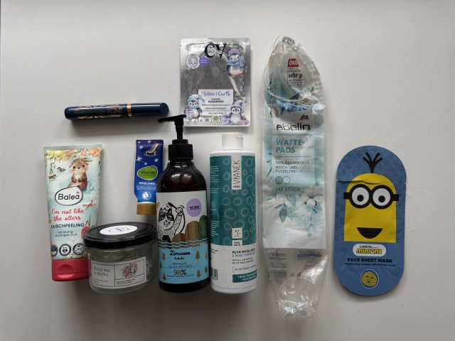 Denkowanie część druga :) Grudzień, kosmetyki w świątecznych opakowaniach lub w świątecznych kolorach: czerwonym, zielonym i złotym 