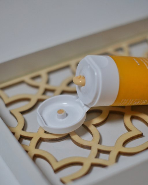 Ziaja Witamina C.B3 Niacynamid, Maseczka-serum glow do twarzy, Naturalne nawilżenie, Pielęgnacja multiwitaminowa