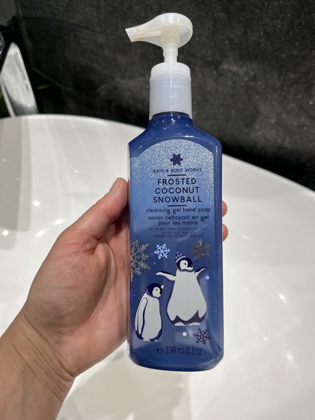 Denkowanie część druga :) Grudzień, kosmetyki w świątecznych opakowaniach lub w świątecznych kolorach: czerwonym, zielonym i złotym 