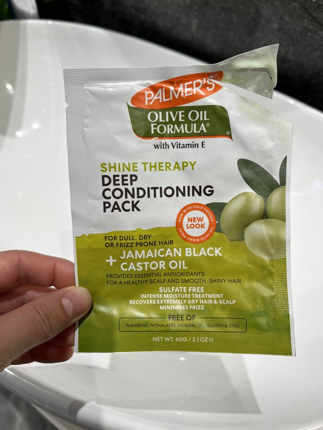 Denkowanie część druga :) Grudzień, kosmetyki w świątecznych opakowaniach lub w świątecznych kolorach: czerwonym, zielonym i złotym 