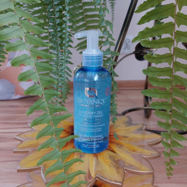 Biotaniqe Żel do mycia twarzy, Łagodny, Dogłębnie oczyszcza i tonizuje 