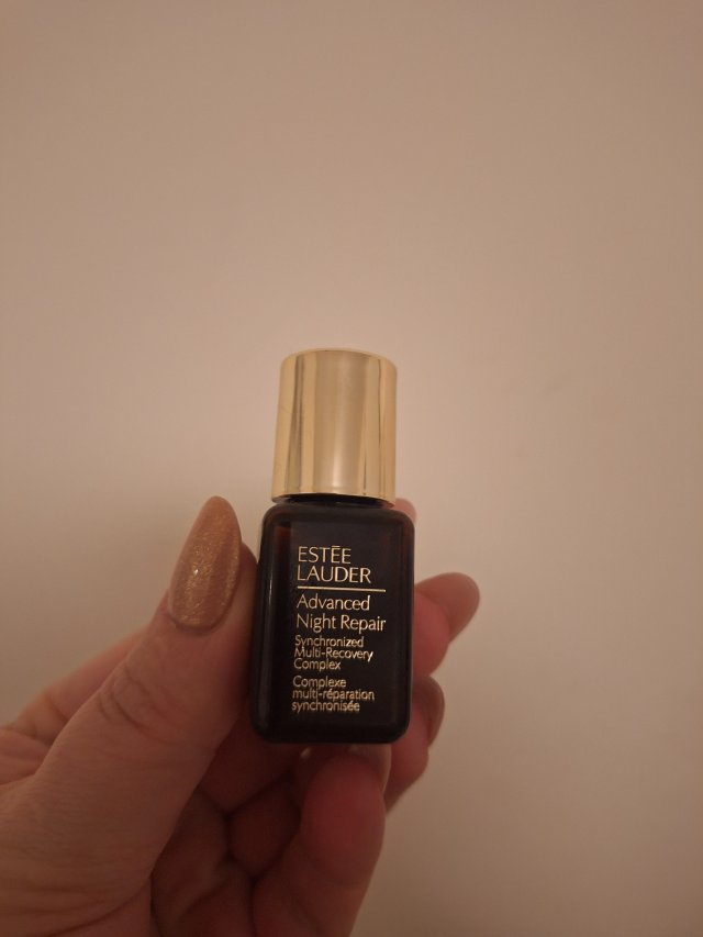 Denkowanie część druga :) Grudzień, kosmetyki w świątecznych opakowaniach lub w świątecznych kolorach: czerwonym, zielonym i złotym 