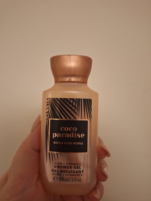 Denkowanie część druga :) Grudzień, kosmetyki w świątecznych opakowaniach lub w świątecznych kolorach: czerwonym, zielonym i złotym 