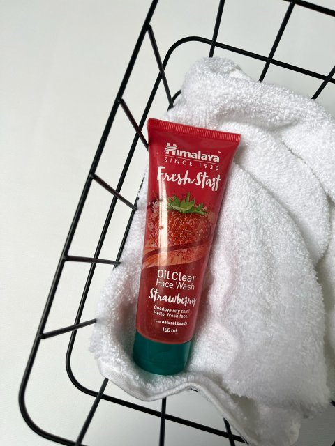Himalaya Herbals Fresh Start, Oil Clear Face Wash, Żel do mycia twarzy, Strawberry