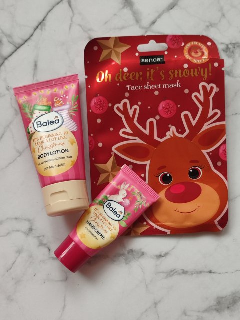 Denkowanie część druga :) Grudzień, kosmetyki w świątecznych opakowaniach lub w świątecznych kolorach: czerwonym, zielonym i złotym 