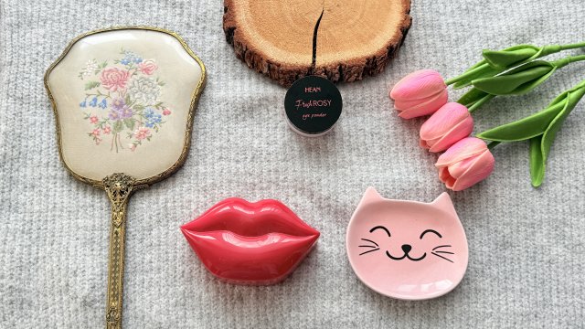 HEAN Fresh Rosy, Puder pod oczy, Ultralekki