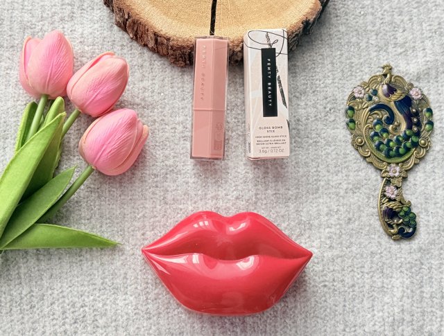 Fenty Beauty Gloss Bomb Universal Lip Luminizer, Błyszczyk do ust, Blaz'd Donut 