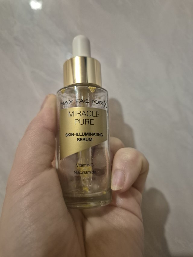 Denkowanie część druga :) Grudzień, kosmetyki w świątecznych opakowaniach lub w świątecznych kolorach: czerwonym, zielonym i złotym 