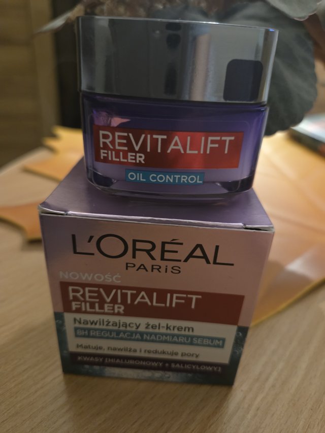 L'Oréal Revitalift Filler, Krem do twarzy, Na dzień