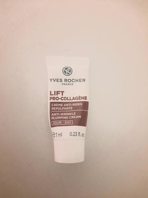 Denkowanie część druga :) Grudzień, kosmetyki w świątecznych opakowaniach lub w świątecznych kolorach: czerwonym, zielonym i złotym 