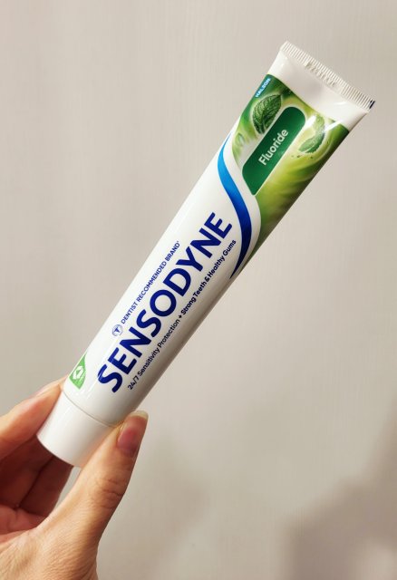 Sensodyne Pasta do zębów, Fluoride