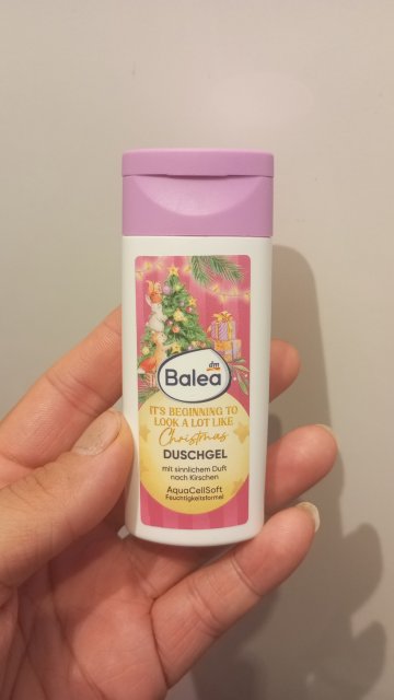 Denkowanie część druga :) Grudzień, kosmetyki w świątecznych opakowaniach lub w świątecznych kolorach: czerwonym, zielonym i złotym 