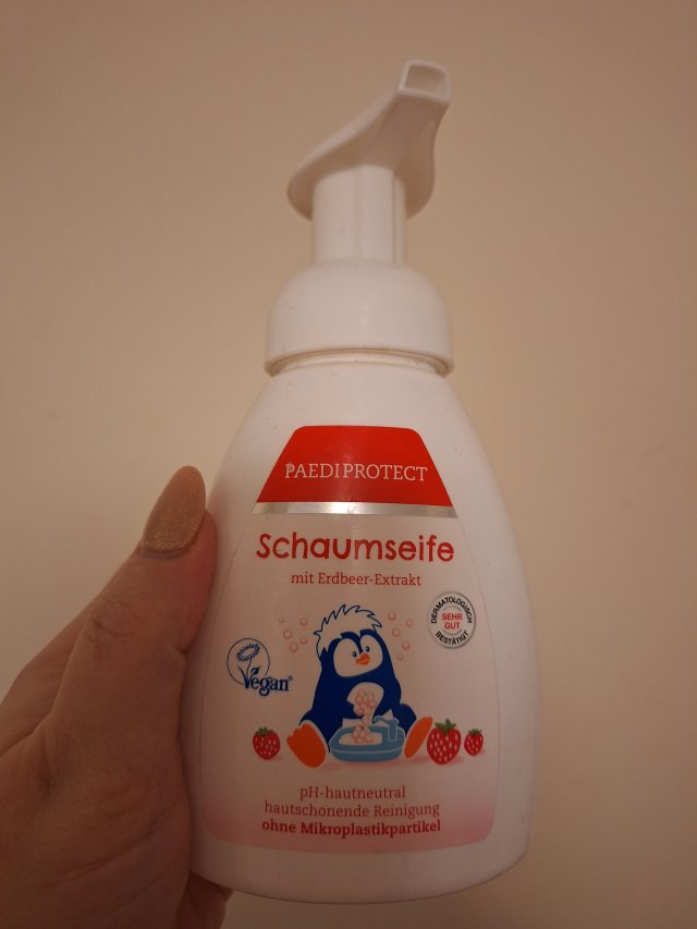 Denkowanie część druga :) Grudzień, kosmetyki w świątecznych opakowaniach lub w świątecznych kolorach: czerwonym, zielonym i złotym 