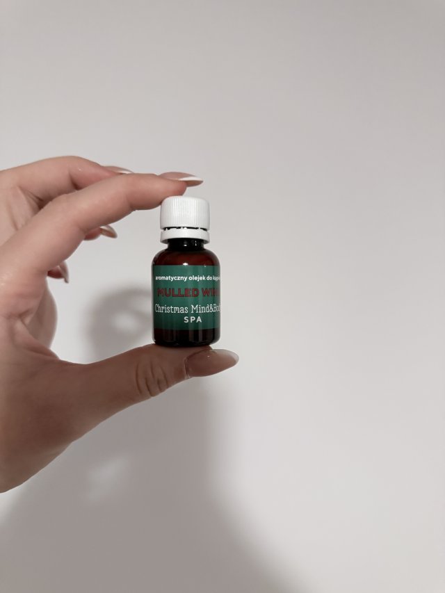 Denkowanie część druga :) Grudzień, kosmetyki w świątecznych opakowaniach lub w świątecznych kolorach: czerwonym, zielonym i złotym 