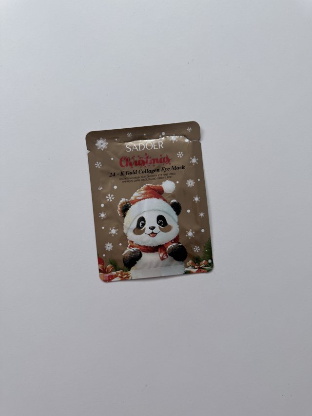 Denkowanie część druga :) Grudzień, kosmetyki w świątecznych opakowaniach lub w świątecznych kolorach: czerwonym, zielonym i złotym 