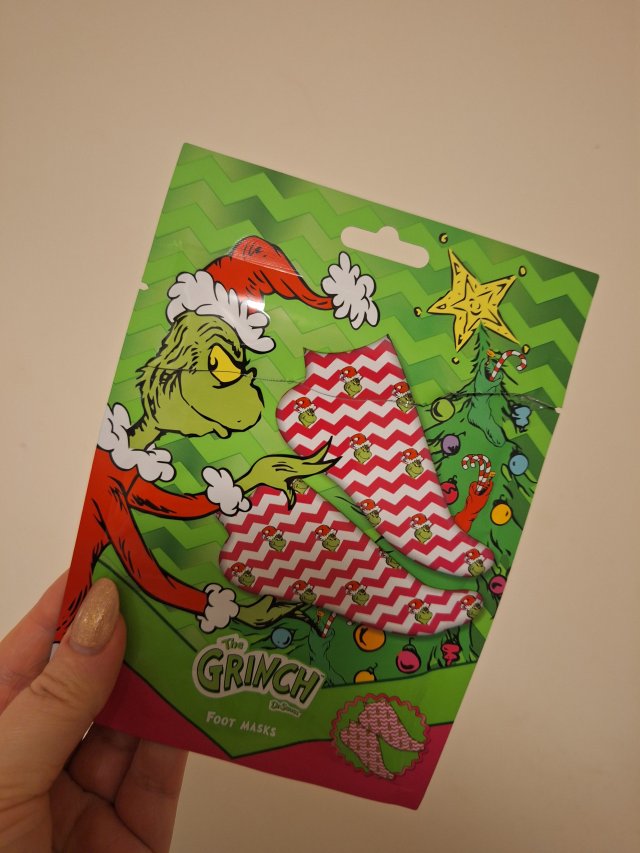 Denkowanie część druga :) Grudzień, kosmetyki w świątecznych opakowaniach lub w świątecznych kolorach: czerwonym, zielonym i złotym 