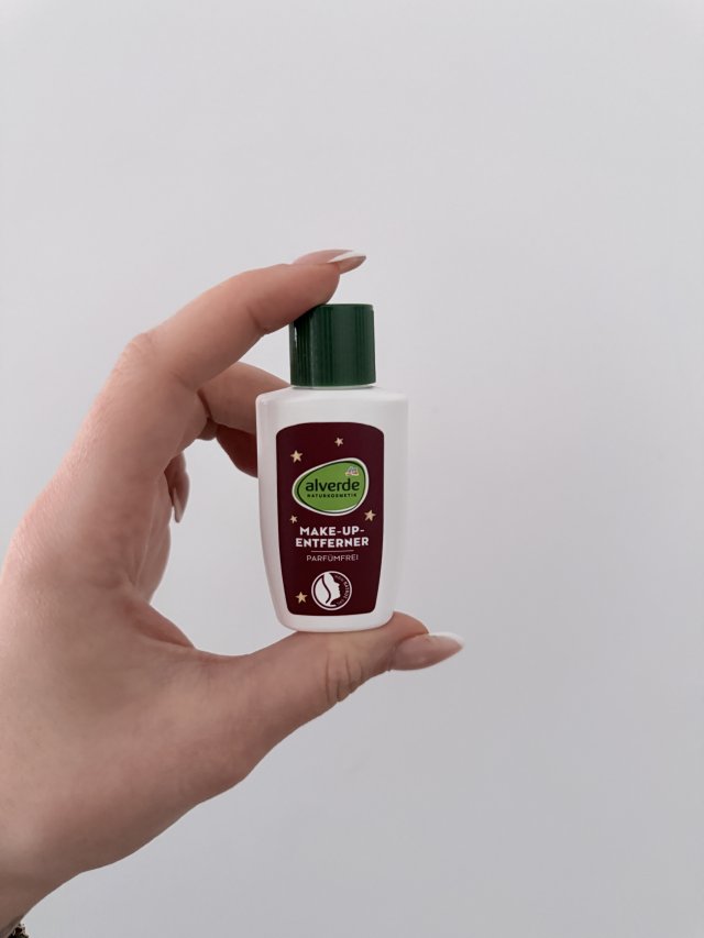 Denkowanie część druga :) Grudzień, kosmetyki w świątecznych opakowaniach lub w świątecznych kolorach: czerwonym, zielonym i złotym 