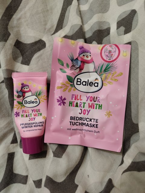 Denkowanie część druga :) Grudzień, kosmetyki w świątecznych opakowaniach lub w świątecznych kolorach: czerwonym, zielonym i złotym 