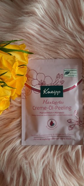 Kneipp Peeling do ciała, Hautzartes Creme-Öl-Peeling, Mandelmilch & Mandelöl