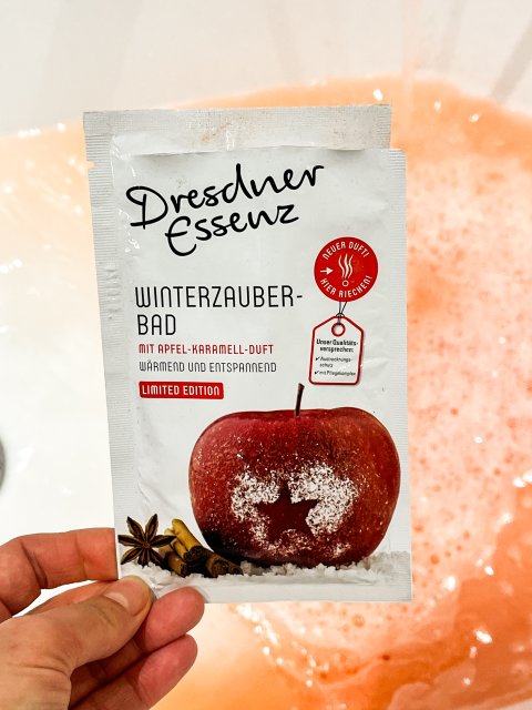 Dresdner Essenz Sól do kąpieli, Winterzauber-Bad, Apfel, Karamel, Jabłko i karmel